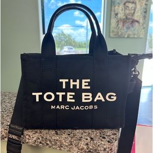 marc jacob’s the tote bag mini
